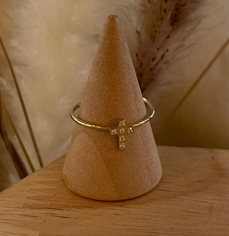 ÉLÉA bague avec petite croix
