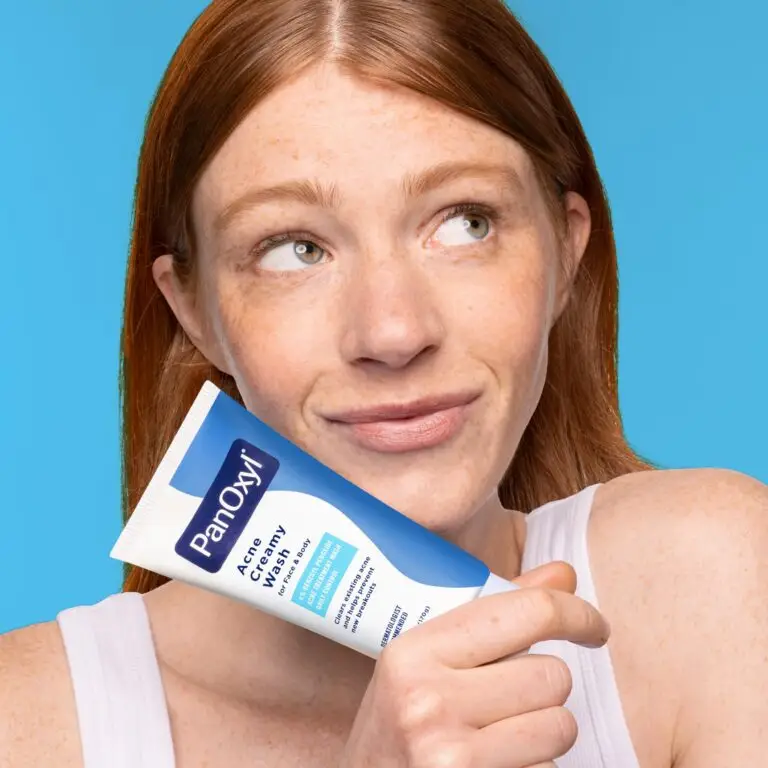 Panoxyl Acne Creamy Wash Nettoyant Anti Acné Au Peroxyde De Benzoyle 4% Le Visage Et Corps