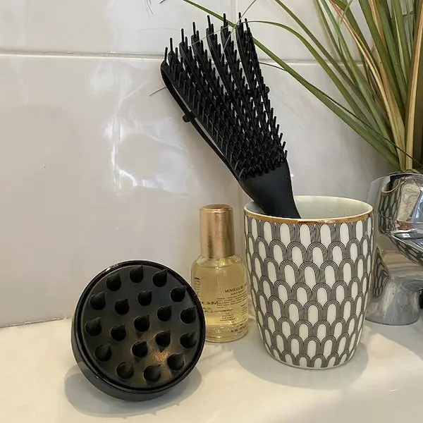 Brosse de Massage Stimulante Cuir chevelu - Jia Paris
