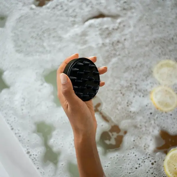 Brosse de Massage Stimulante Cuir chevelu - Jia Paris