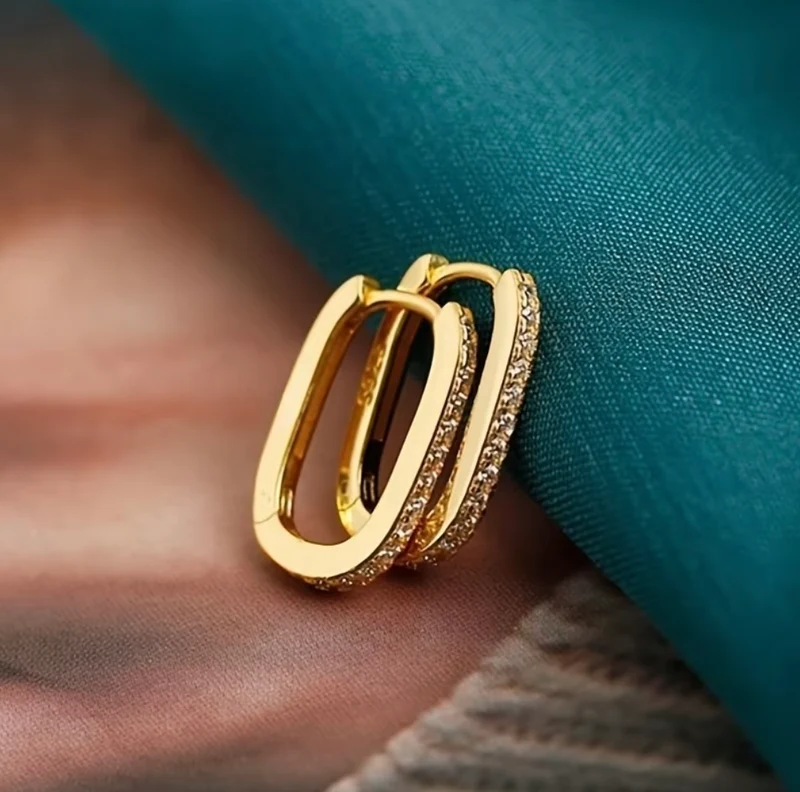 Boucles D’Oreilles Créoles Ovales Dorées Avec Strass
