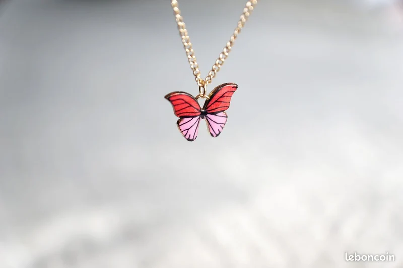 1 Pièces Collier Élégant Rétro Y2K Papillon - Pendentif Multicolore Pour Femmes Et Hommes Port Quotidien Cadeau De Saint-Valentin Idéal Pour Soirées