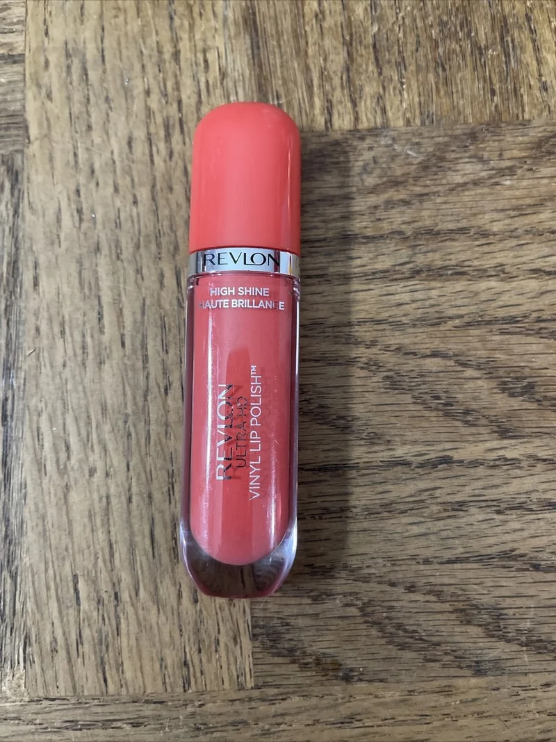 Revlon RV UHD Vinyl Lip Polish Power Up 920 — Lip Gloss