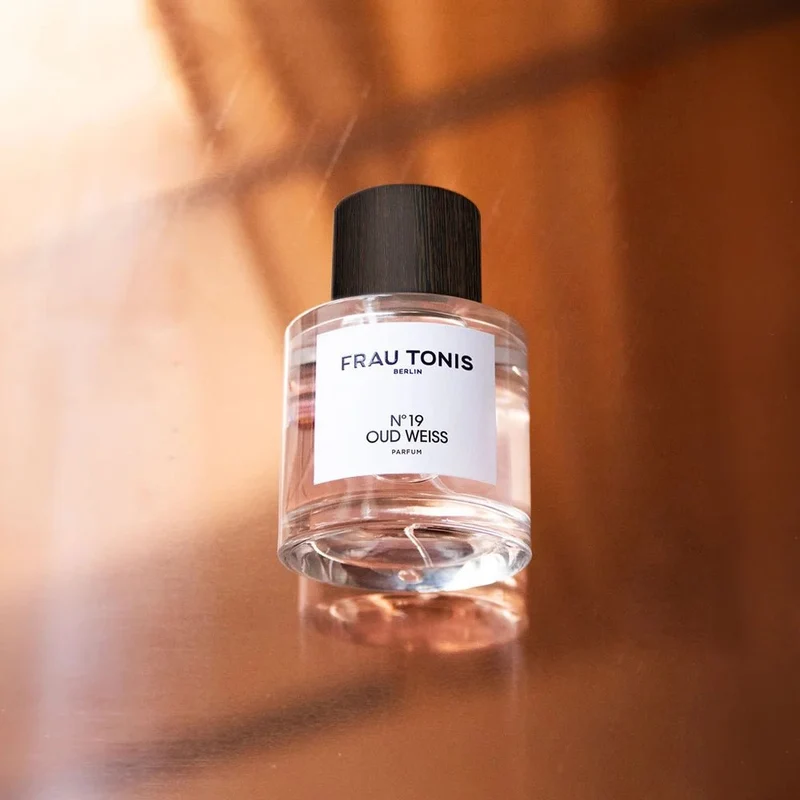 No 19 OUD Weiss Parfum Intense