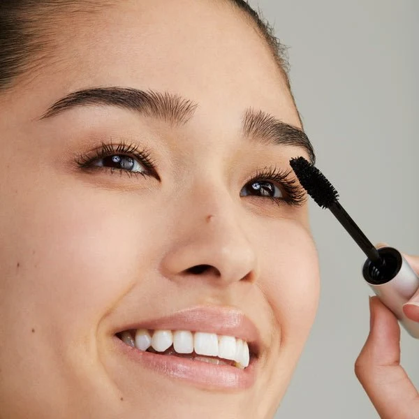 Straight Up Volumizing Peptide Mascara