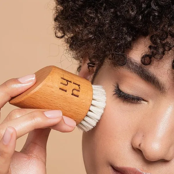 The Vegan Facial Dry Brush