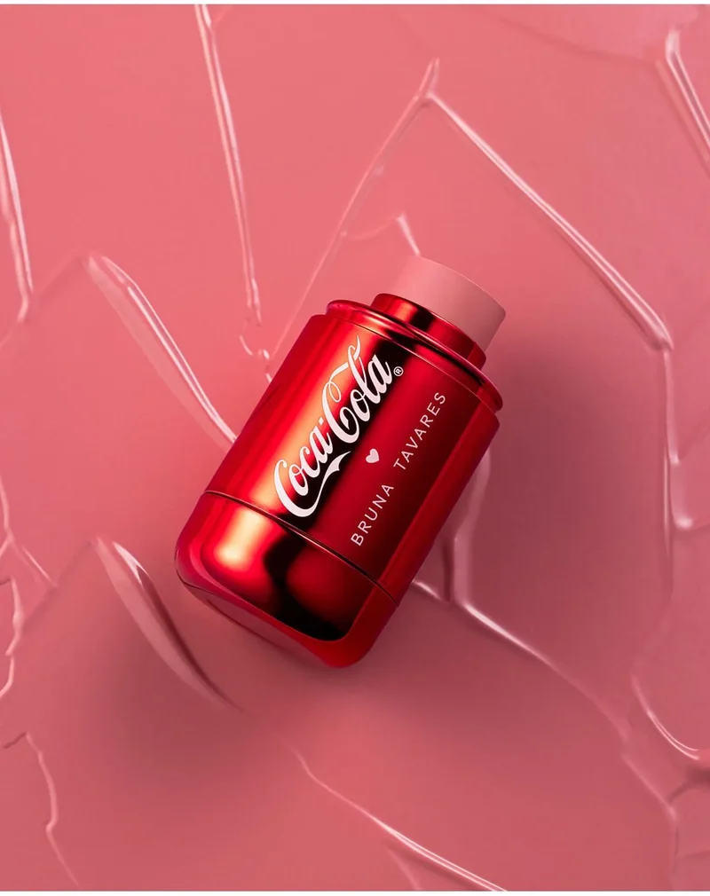Blush Stick Bruna Tavares x Coca Cola