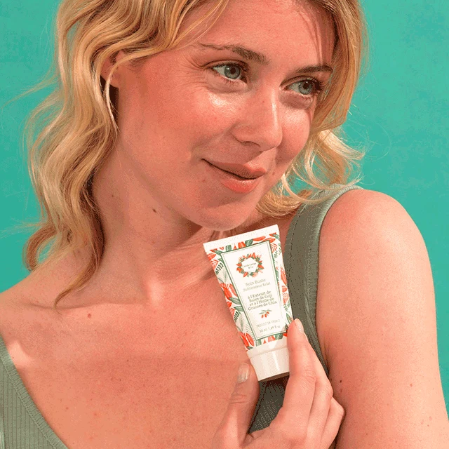 Soin Buste Sublimateur Éclat à l'Extrait de Baies de Goji + Huile de Graines de Chia