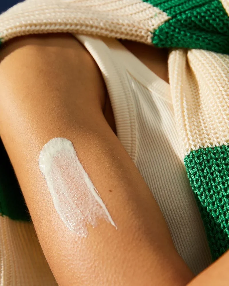 Nivea Crème Multi-Usage Nourrissante Visage Corps Et Mains Peaux Sensibles