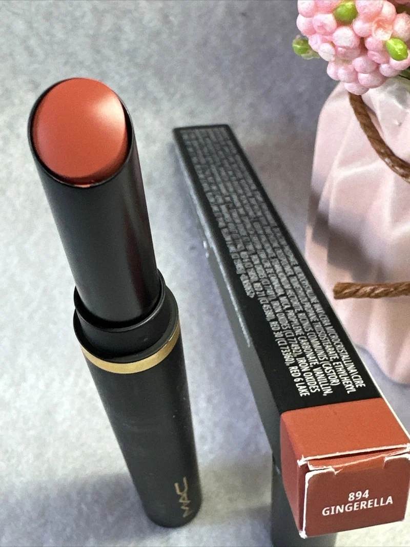 Mac cosmetics Powder Kiss Velvet Blur Slim Stick Gingerella — Rossetto