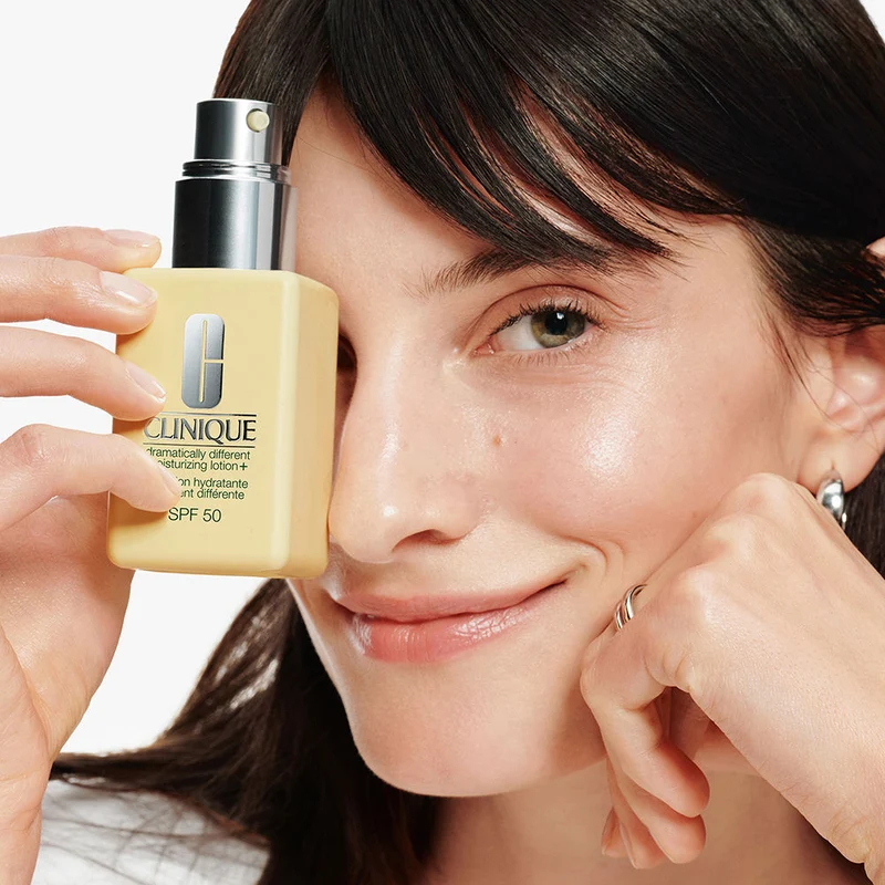 Clinique Dramatically Different Idratante Lotion Spf50 50 ml — Crema solare viso
